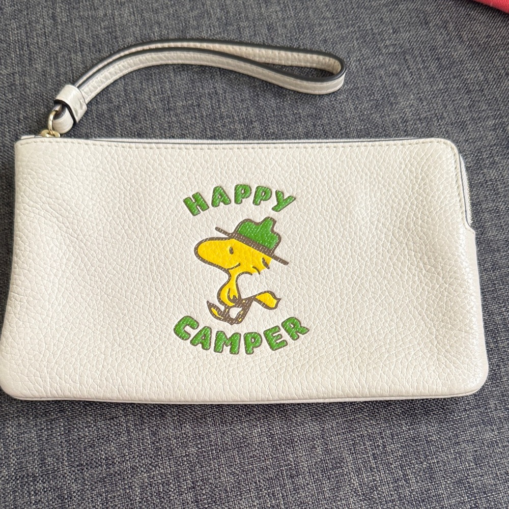 Coach Peanuts leather wristlet Snoopy Woodstock Hapoy Camper NEW